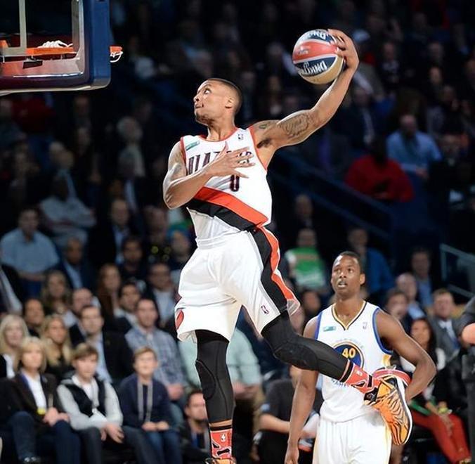 法国男篮碾压尼日利亚男篮，利拉德惊艳世界