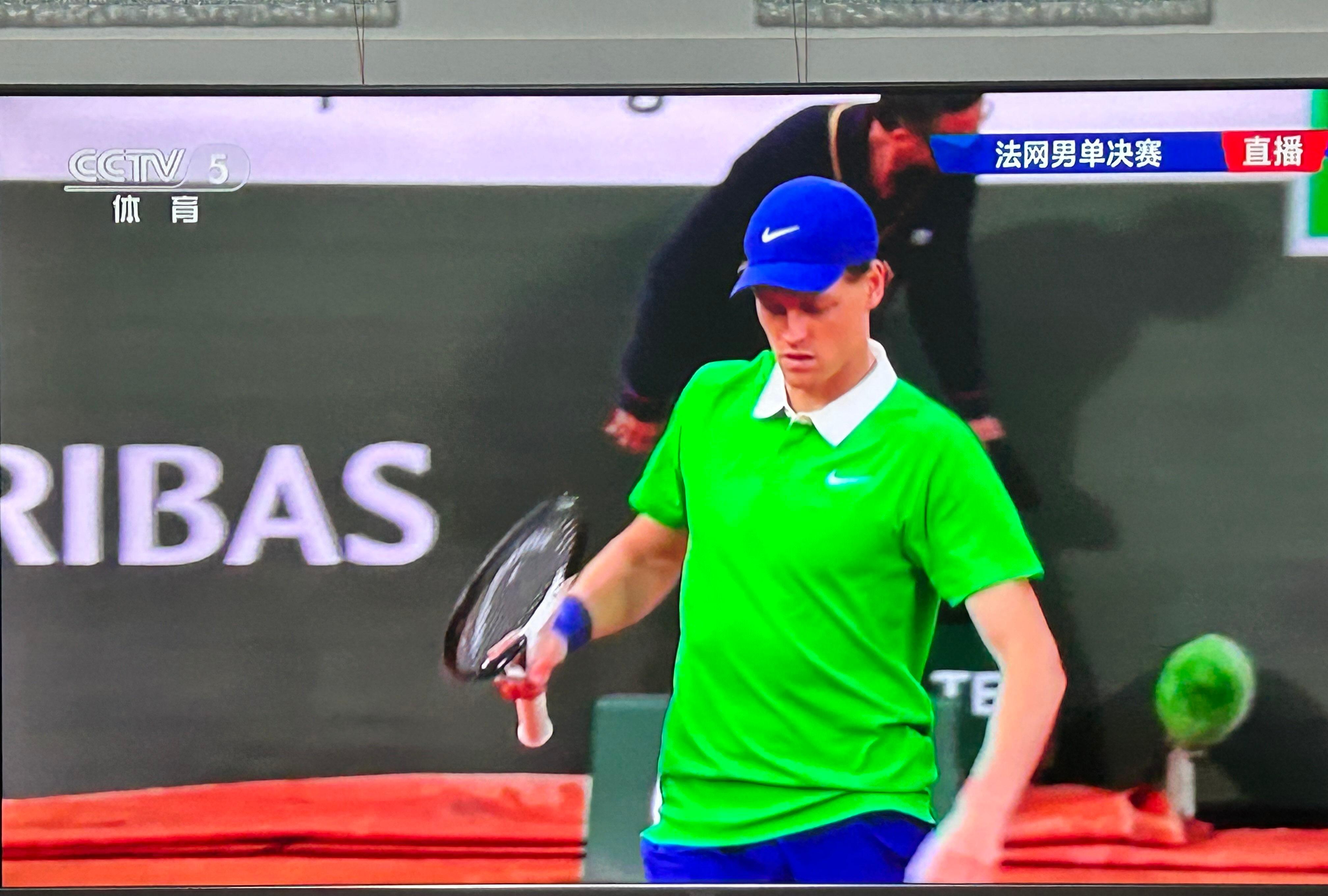 法国网球队翻盘日本网球队，费德勒三分雨点燃全场