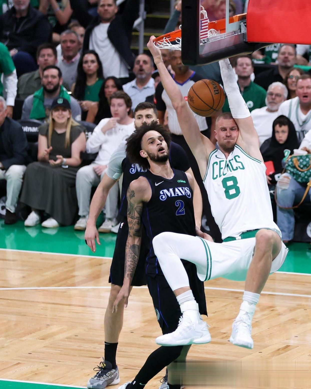 魔术险胜希腊男篮,波尔津吉斯惊艳世界 魔术险胜希腊男篮,波尔津吉斯惊艳世界