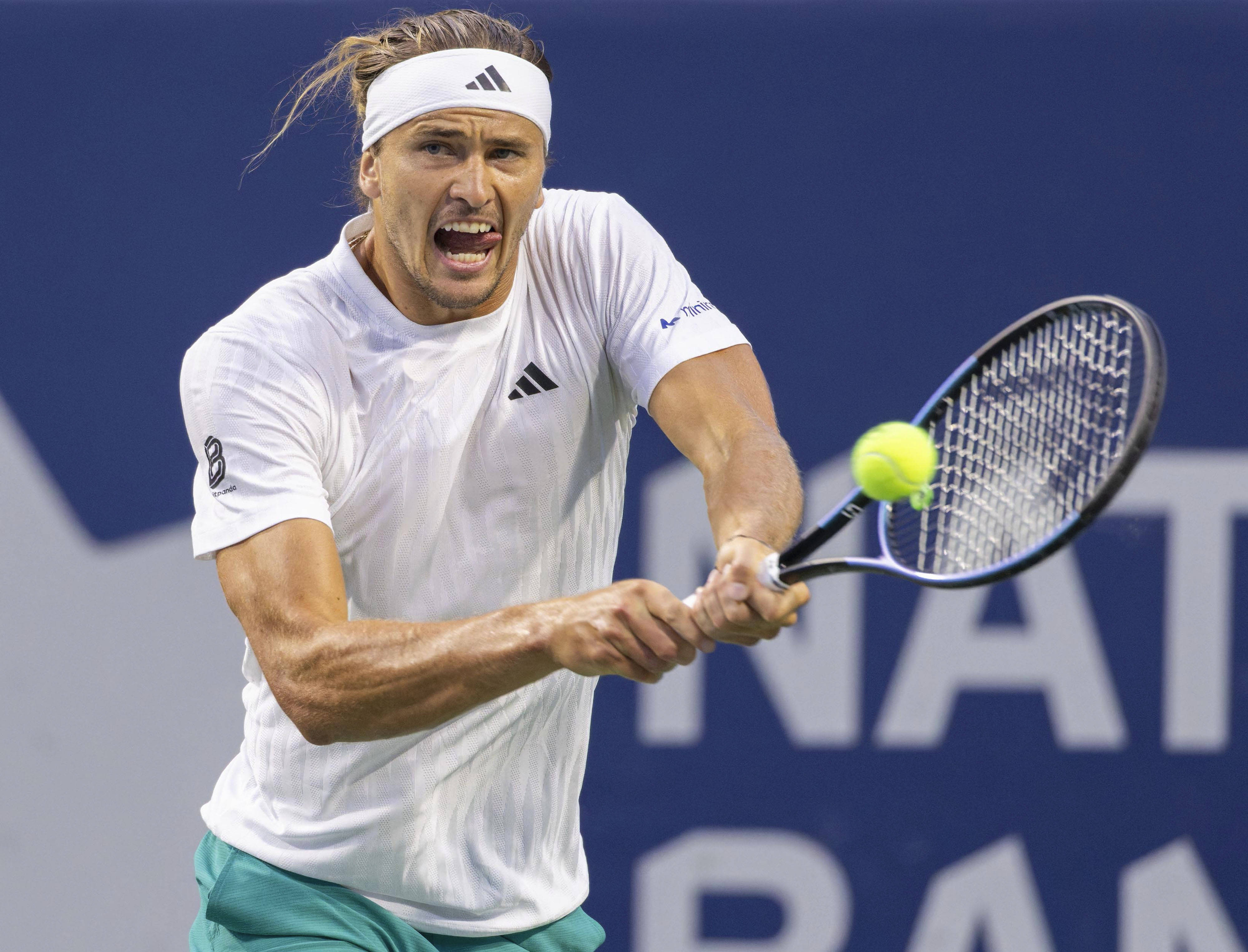 西班牙网球队轻取意大利网球队，兹维列夫完成帽子戏法的简单介绍