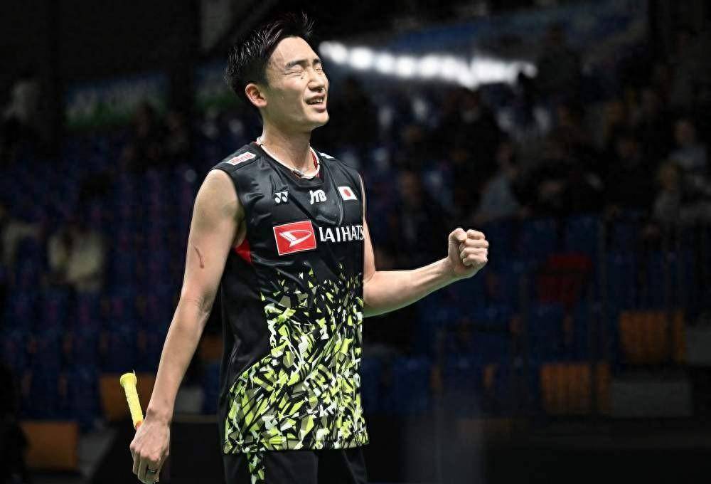 印尼羽毛球队逆转马来西亚羽毛球队，桃田贤斗爆发神勇