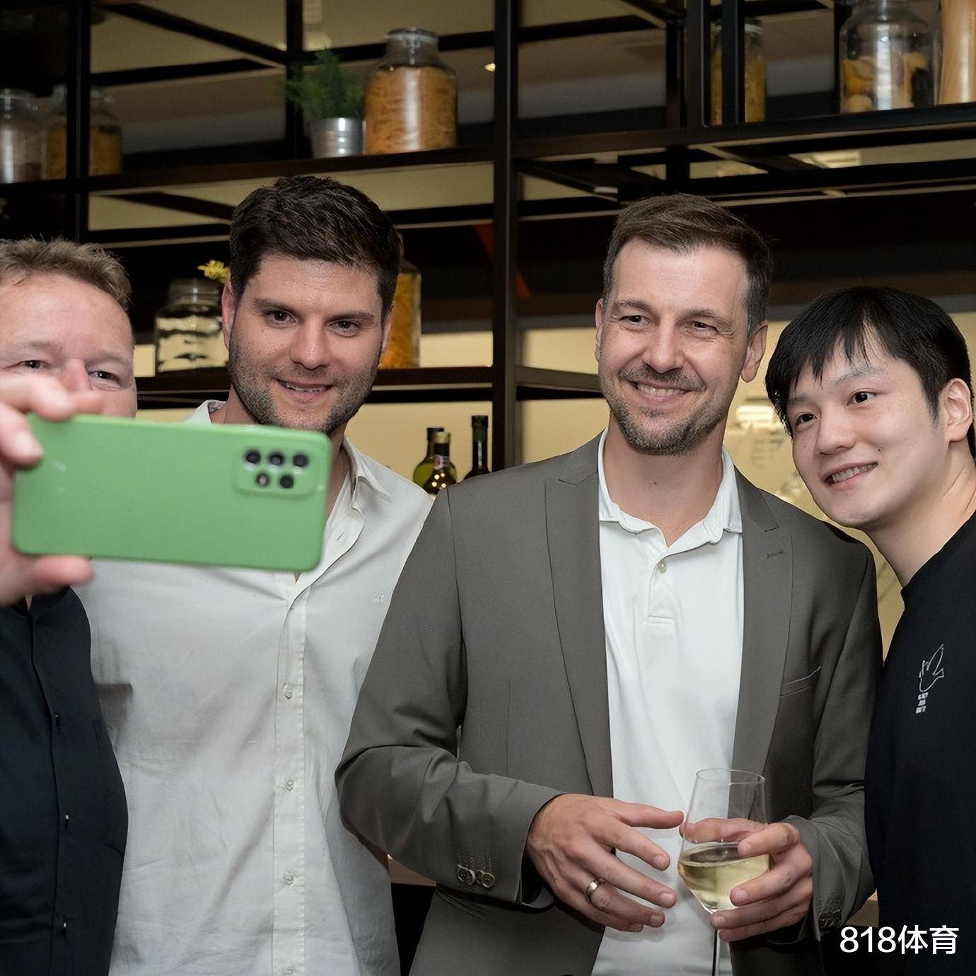 比利时乒乓球队完胜日本乒乓球队，奥恰洛夫高光表现