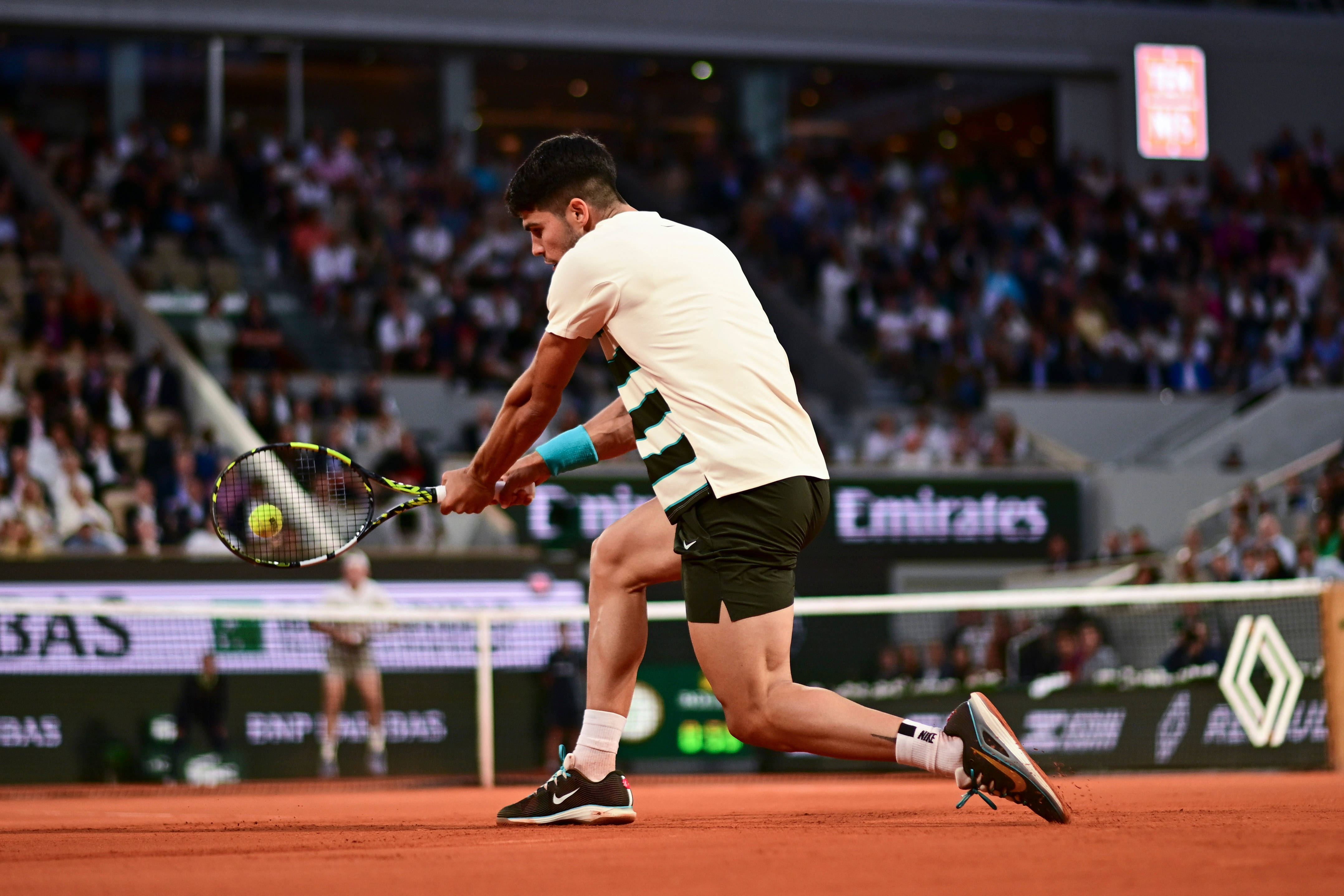 法国网球队鏖战英国网球队，阿尔卡拉斯惊艳世界的简单介绍