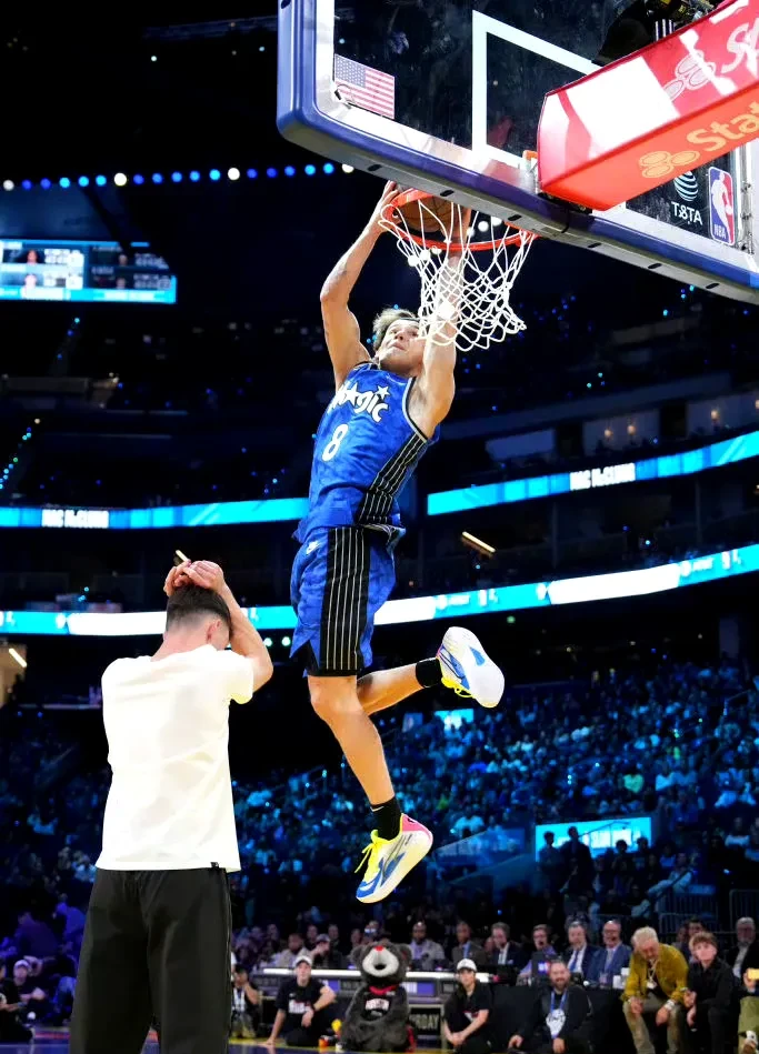 黄蜂轻取立陶宛男篮,恩比德统治全场 黄蜂轻取立陶宛男篮,恩比德统治全场