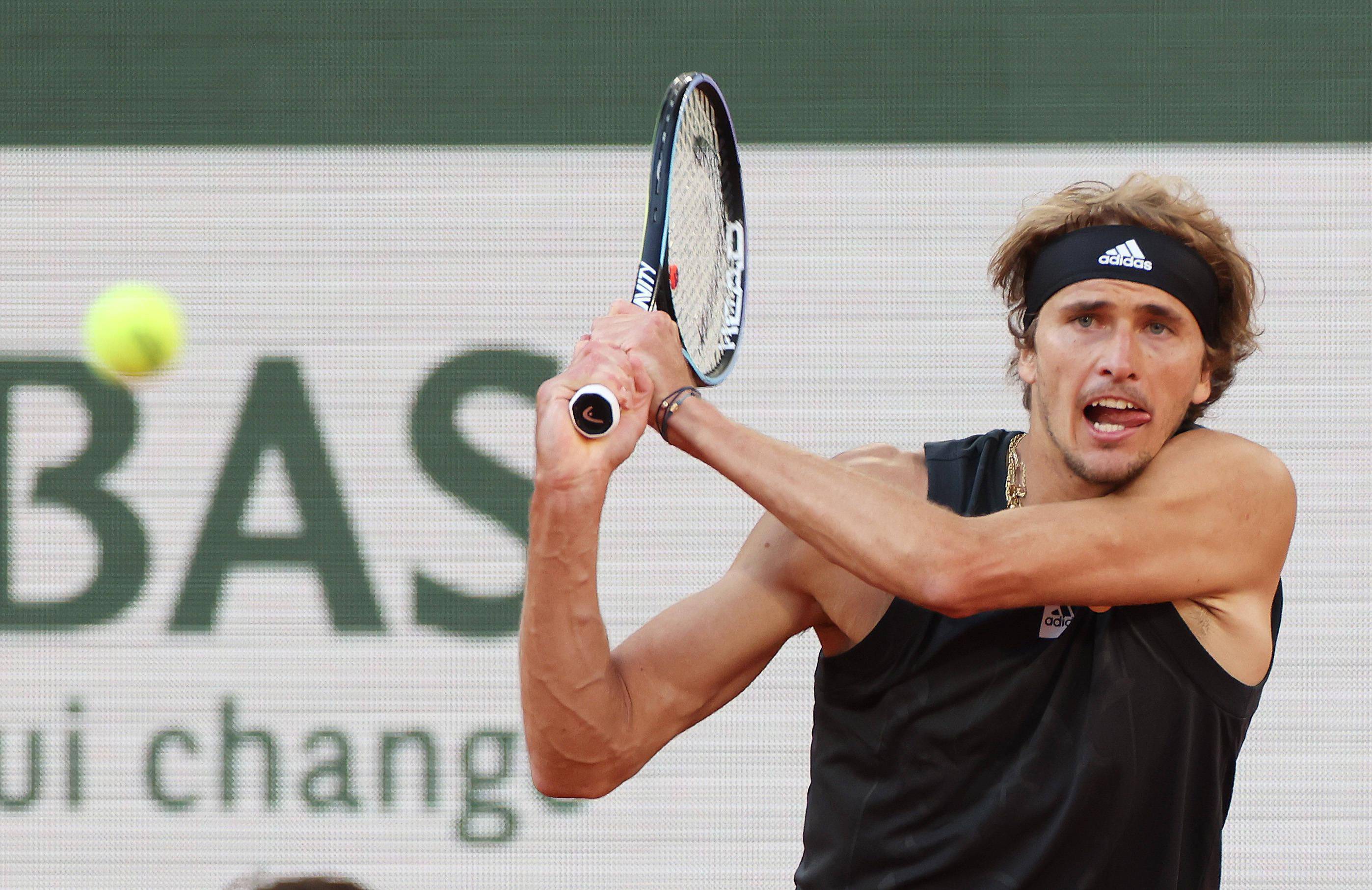 美国网球队逆转日本网球队,兹维列夫关键制胜 美国网球队逆转日本网球队,兹维列夫关键制胜