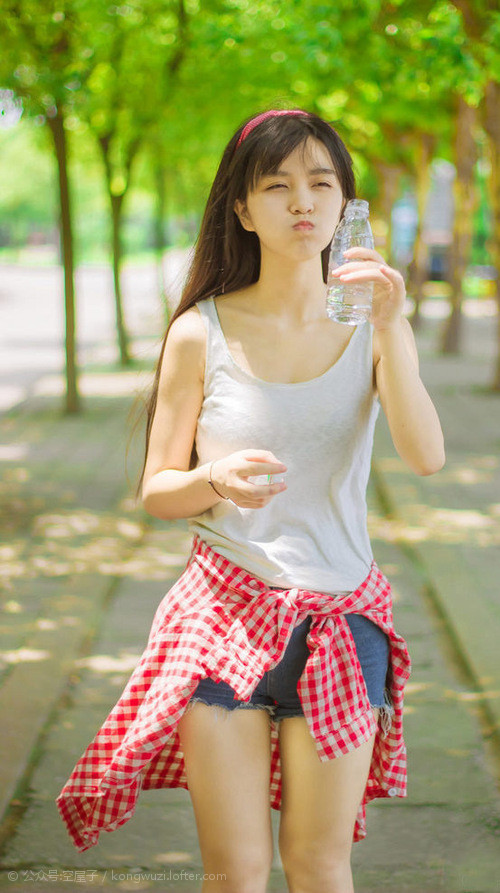 克罗地亚带走苏格兰，斯通斯关键回合不手软，奠定胜局