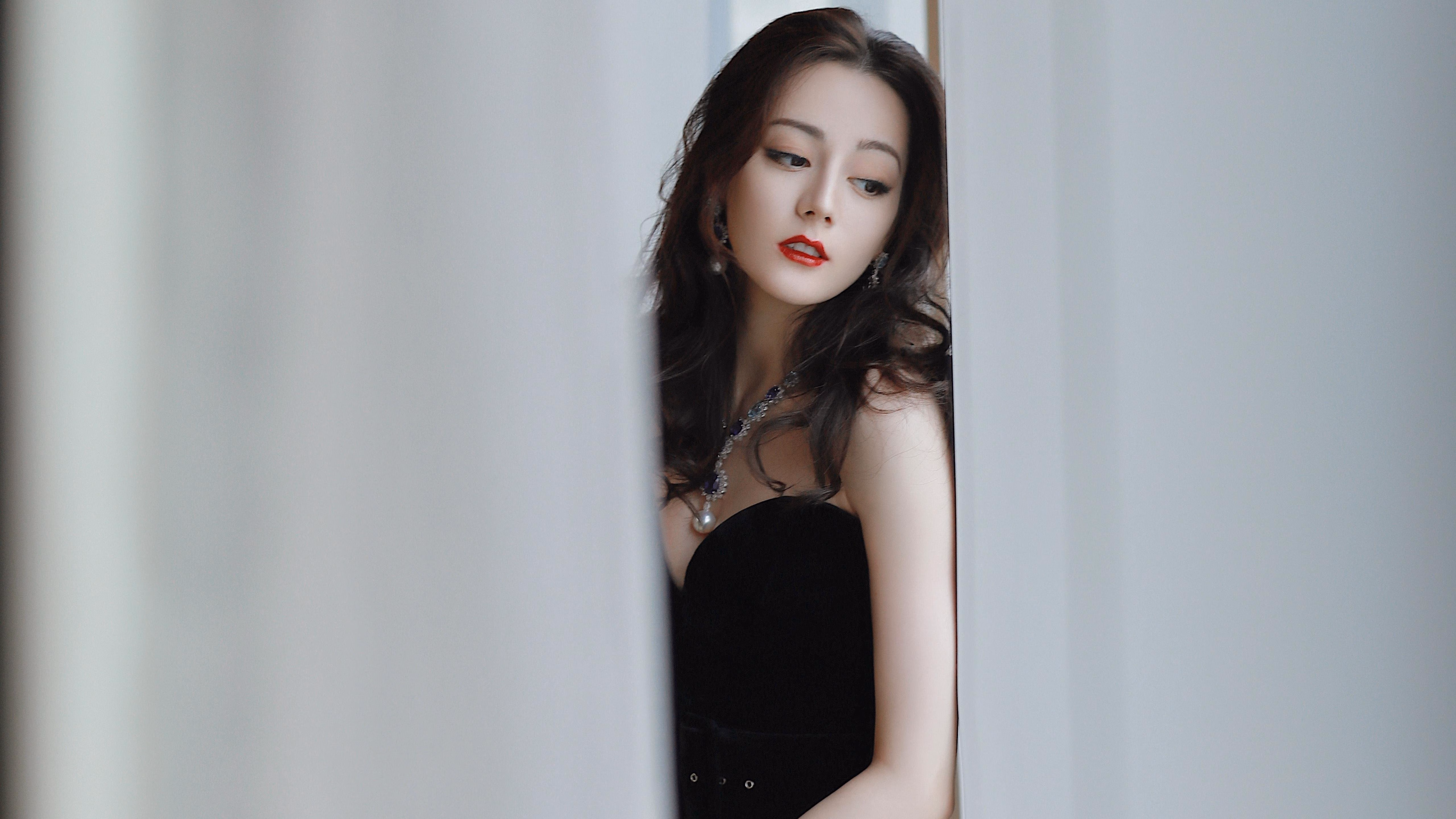 冷门与热泪，美加墨世界杯焦点战，越南用控球与信念击碎波兰，凯恩成唯一亮点